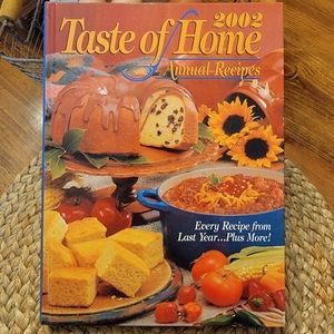 LIKE NEW!! 2002 Taste of Home Annual Cookbook